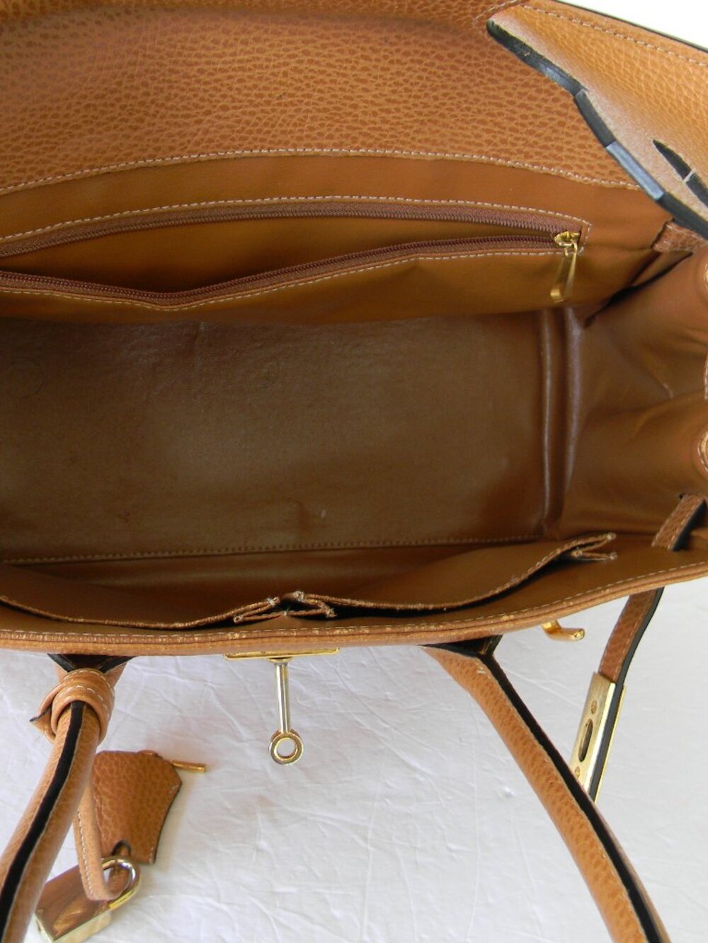 WM'S TAN BROWN PEBBLE LEATHER LOCK/KEY SATCHEL - Picture 11 of 11